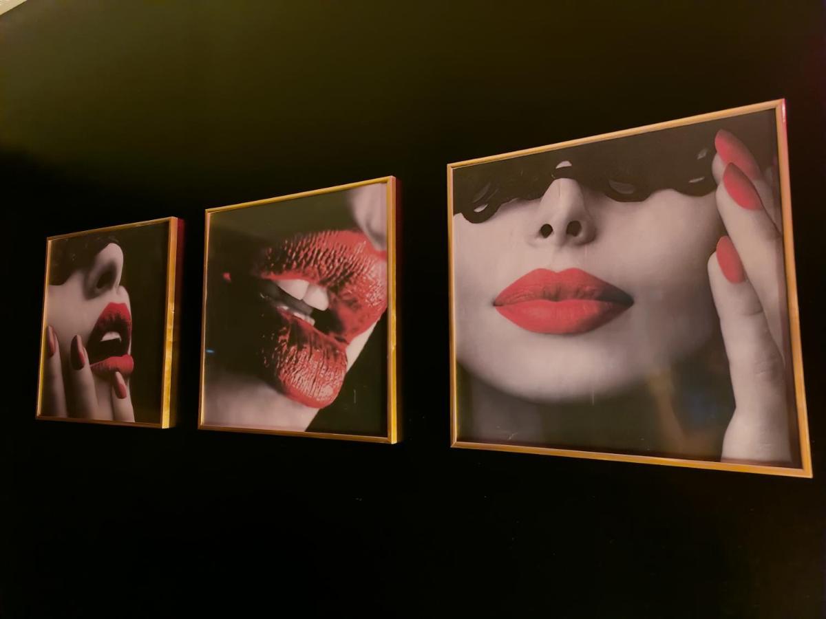 La Loveroom Bdsm De Nice " La Chambre Luxe Des Desirs " Exterior foto