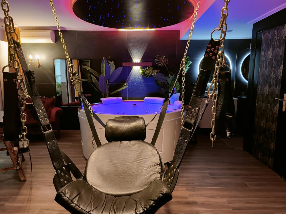 La Loveroom Bdsm De Nice " La Chambre Luxe Des Desirs " Exterior foto